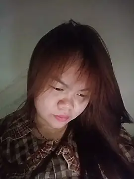 Truxcy1 online show from May 2026 05:20:02 PM