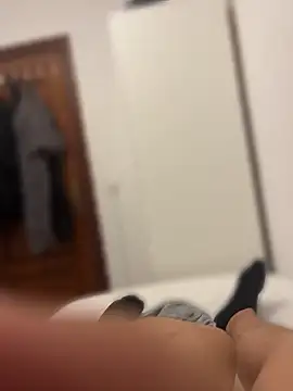 andresgh10 online show from April 2026 06:20:01 PM