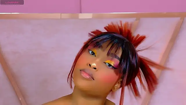 TiannahGlow online show from April 2026 12:42:02 PM