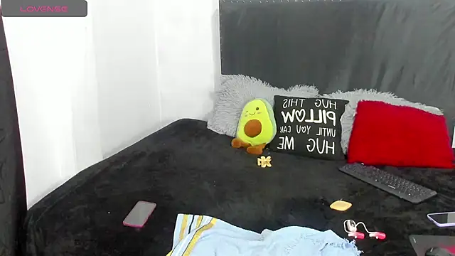 camila valenciia  online show from July 2026 12:26:02 AM