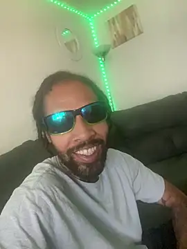 hughhefner10000 online show from April 2026 09:27:01 PM