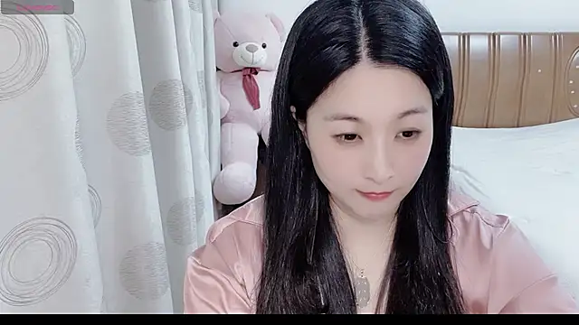 Snapshot of D-Misslu chatting on June 2026 01:17:02 PM D-Misslu online show from June 2026 01:17:02 PM