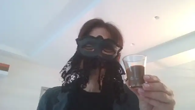 Snapshot of HelenTiAscolta chatting on May 2026 08:10:02 AM HelenTiAscolta online show from May 2026 08:10:02 AM