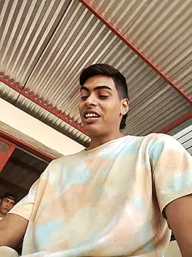 hot latinox online show from April 2026 02:51:02 PM