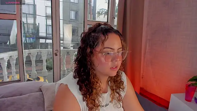 Samantha Greey  online show from May 2026 08:46:01 PM