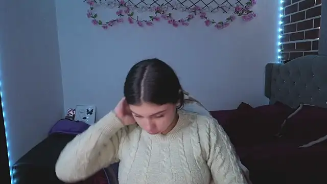 isabella monntolvo online show from May 2026 07:42:01 PM