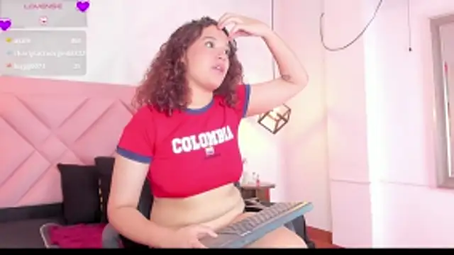 Snapshot of curly_babe chatting on June 2026 04:58:01 AM curly babe online show from June 2026 04:58:01 AM