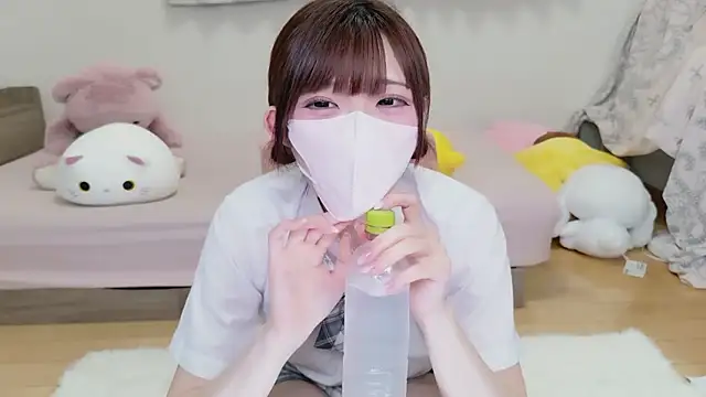 hiyo0001 online show from June 2026 04:00:01 PM