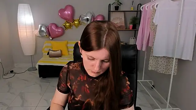 Olivia Tremo online show from April 2026 01:24:02 PM