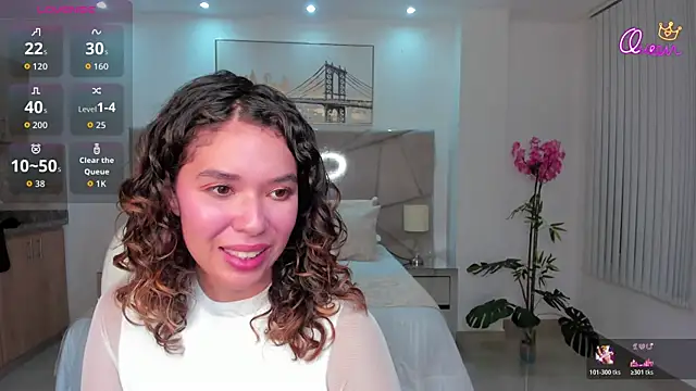 Snapshot of sienna_luxor chatting on May 2026 06:57:01 PM sienna luxor online show from May 2026 06:57:01 PM