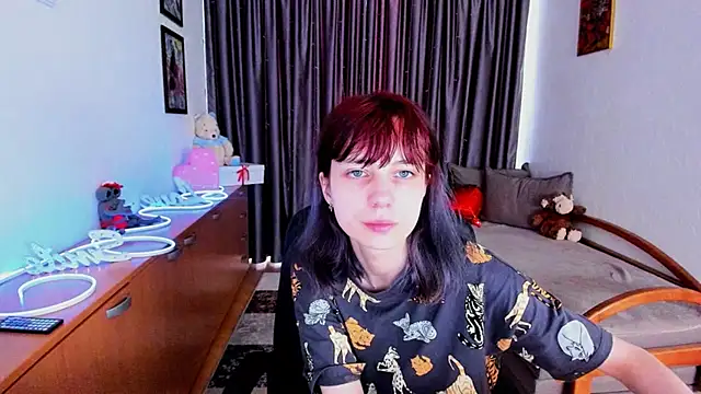 Snapshot of MiniLysii chatting on June 2026 05:43:02 AM MiniLysii online show from June 2026 05:43:02 AM