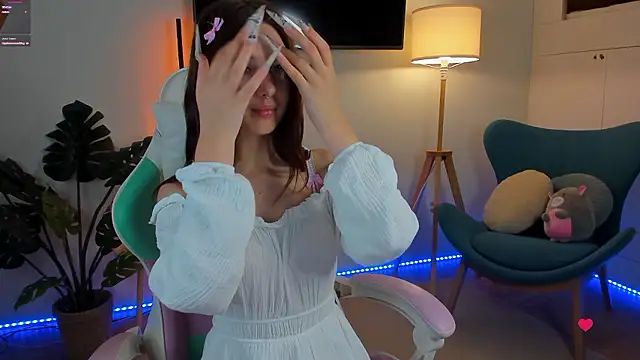 Kira Moonnn online show from July 2026 02:12:01 PM