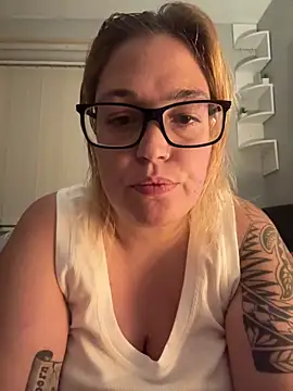 SecretRavenXO online show from June 2026 10:02:01 PM