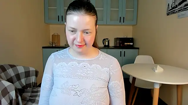 Snapshot of NellieBev chatting on May 2026 02:33:02 PM NellieBev online show from May 2026 02:33:02 PM