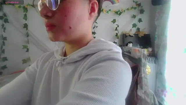 Meiling san online show from April 2026 04:27:02 PM