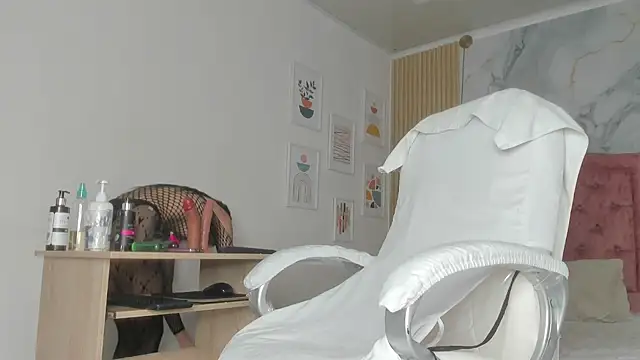 scarletmilzx online show from June 2026 01:04:01 PM