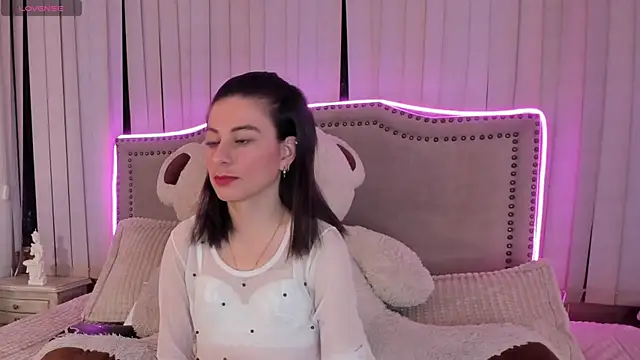 mariana  thompson online show from June 2026 02:25:02 AM