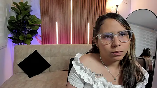 Sharon rhodes  online show from April 2026 02:15:01 PM