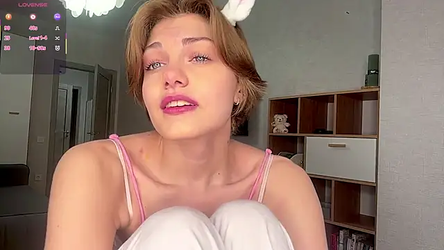 LinaFlamie online show from July 2026 10:07:01 AM
