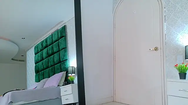 Elektradoll1 online show from May 2026 11:50:02 AM