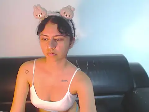 BellaLuxxs online show from May 2026 01:02:04 AM