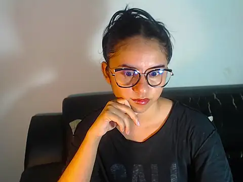 BellaLuxxs online show from May 2026 10:51:01 PM