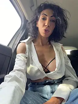 Yasmiinee online show from April 2026 12:21:02 PM