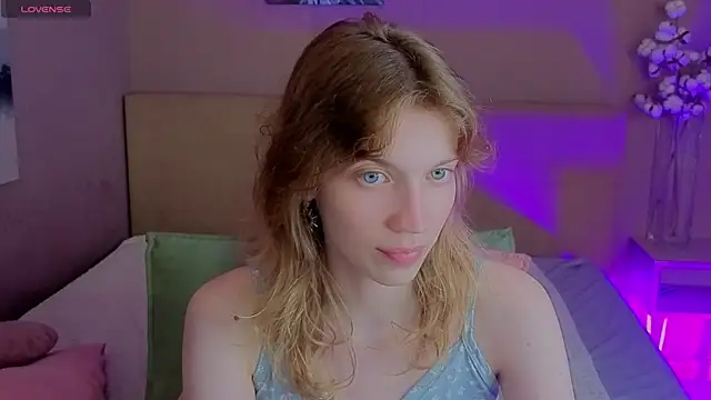 Snapshot of Emily_Cartex chatting on July 2026 05:47:02 AM Emily Cartex online show from July 2026 05:47:02 AM