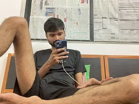 Snapshot of BBCHORNEYDADDY chatting on May 2026 04:24:02 PM BBCHORNEYDADDY online show from May 2026 04:24:02 PM