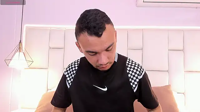AndresSolorzano1 online show from May 2026 11:51:02 AM