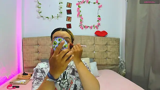 Catherine And Tara online show from June 2026 08:22:01 PM