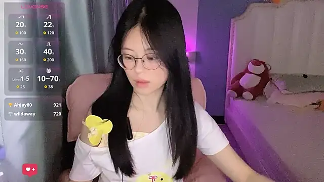 Snapshot of Luna-666 chatting on June 2026 07:31:02 PM Luna-666 online show from June 2026 07:31:02 PM