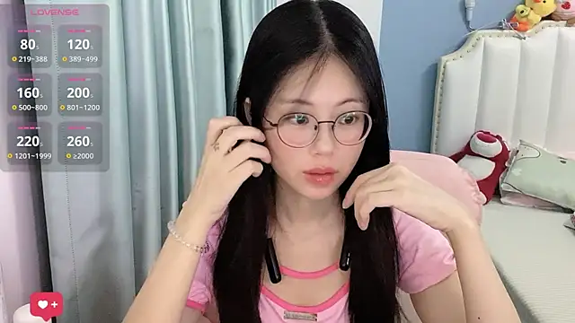 Snapshot of Luna-666 chatting on July 2026 01:07:02 PM Luna-666 online show from July 2026 01:07:02 PM