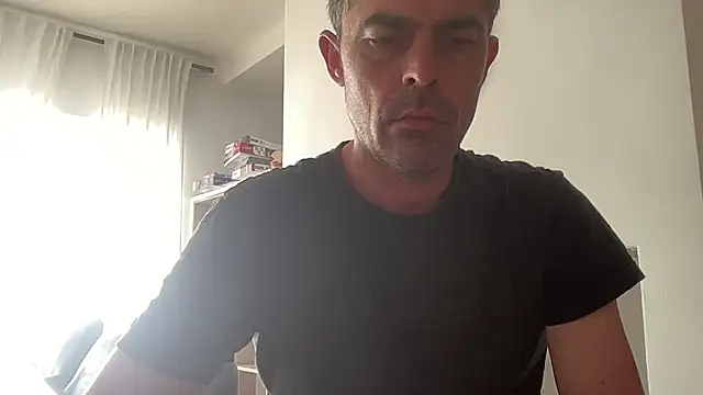 Riccardo86xx online show from May 2026 01:50:02 PM