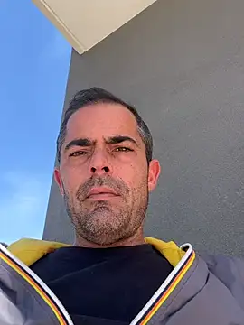 Riccardo86xx online show from May 2026 07:59:02 AM