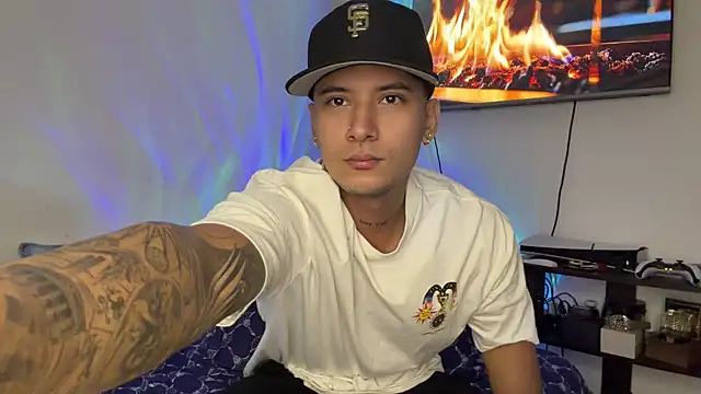 SexxxySquirterStev777 online show from June 2026 12:25:01 PM