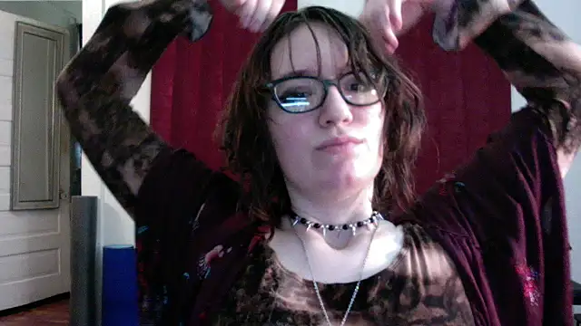 Snapshot of AnnywnBelle chatting on May 2026 10:04:02 PM AnnywnBelle online show from May 2026 10:04:02 PM