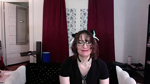 Snapshot of AnnywnBelle chatting on May 2026 08:17:01 PM AnnywnBelle online show from May 2026 08:17:01 PM