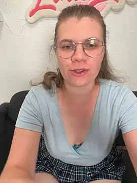 Lina-Love online show from June 2026 06:45:01 PM