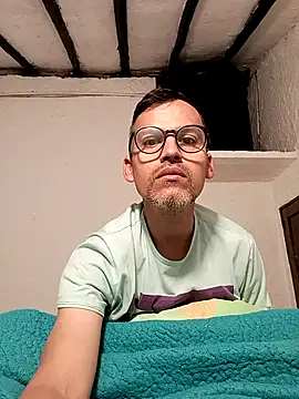Snapshot of jairo43 chatting on April 2026 11:05:02 AM jairo43 online show from April 2026 11:05:02 AM