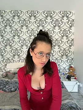 lilou philips online show from May 2026 12:12:01 PM