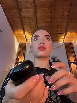 Snapshot of catalina_lafer chatting on May 2026 12:13:02 PM catalina lafer online show from May 2026 12:13:02 PM