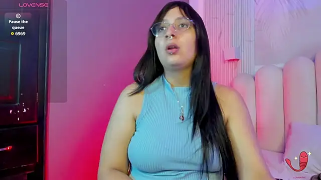 Snapshot of Svetlana_3 chatting on May 2026 11:45:02 PM Svetlana 3 online show from May 2026 11:45:02 PM