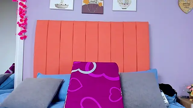 roxanneowens online show from April 2026 12:33:02 PM