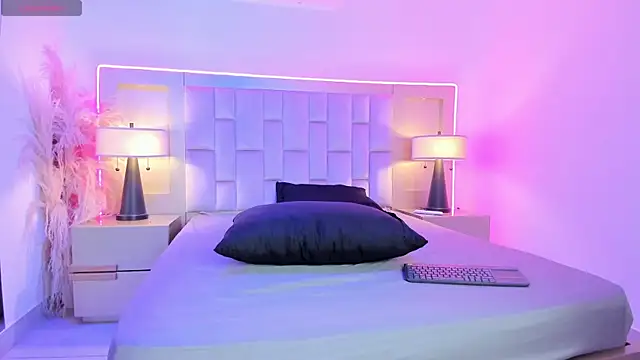 StefannyLizz online show from June 2026 04:52:02 PM