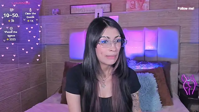 mia smoke  online show from July 2026 01:32:02 AM