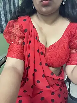 Snapshot of Tamil_Azhagie chatting on May 2026 10:07:01 PM Tamil Azhagie online show from May 2026 10:07:01 PM