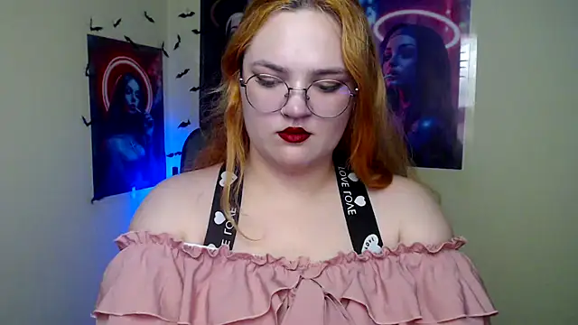 RinaRiii online show from May 2026 12:23:02 PM