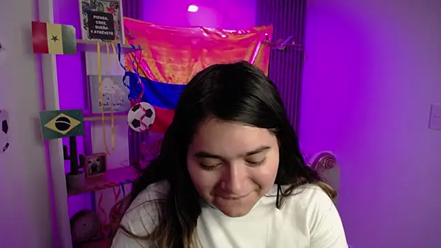 Laurha  online show from July 2026 12:10:01 PM