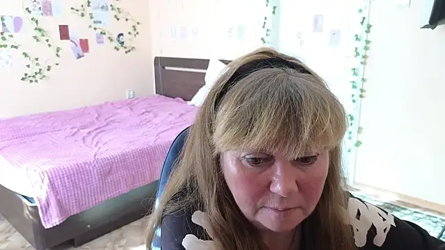 Snapshot of Melania_Cook chatting on May 2026 04:18:02 AM Melania Cook online show from May 2026 04:18:02 AM